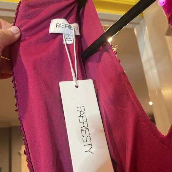 Faeriesty HOT 🩷 Pink Sequin Jumpsuit with V-Neck small - Picture 6 of 6